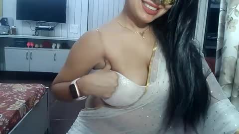 Snapshot of indianrads9 chatting on 05-04-26, 05:20 Radha online show from 05-04-26, 05:20