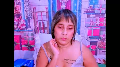 Snapshot of indianroxy27 chatting on 12-14-25, 10:25 indianroxy27 online show from 12-14-25, 10:25