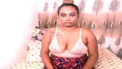 Snapshot of indiansecretlove20 chatting on 01-20-25, 09:35 goddess online show from 01-20-25, 09:35