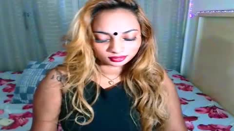 Snapshot of indiansecretlove20 chatting on 09-27-25, 10:48 goddess online show from 09-27-25, 10:48