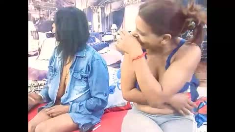 indiansexyass4u2luv online show from 02-15-26, 07:51