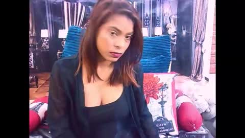 indiansexyass4u2luv online show from 05-25-26, 05:02