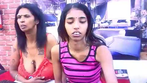 Snapshot of indiansexyslender4u2luv chatting on 11-25-25, 05:40 indiansexyslender4u2luv online show from 11-25-25, 05:40