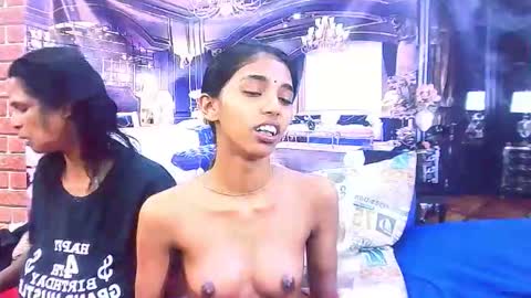 Snapshot of indiansexyslender4u2luv chatting on 11-26-25, 05:30 indiansexyslender4u2luv online show from 11-26-25, 05:30