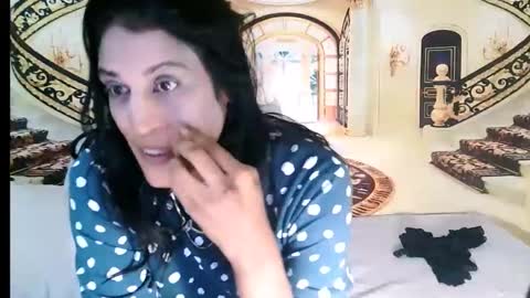 Snapshot of indiansexysmyle chatting on 05-25-26, 05:57 Azi online show from 05-25-26, 05:57