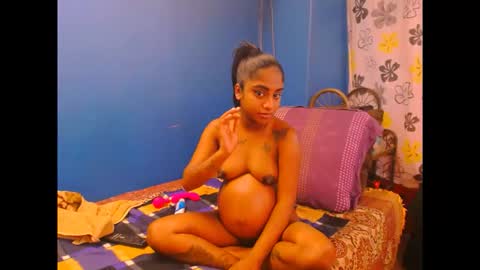 Snapshot of indiansumaya chatting on 10-11-25, 06:34 indiansumaya online show from 10-11-25, 06:34