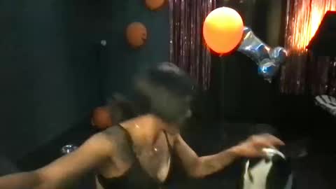 Snapshot of indiemarz chatting on 10-13-25, 06:35 IndieMarz online show from 10-13-25, 06:35