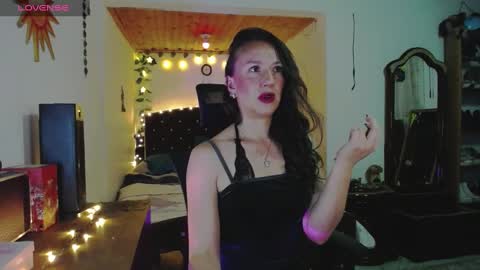 Indigo Wild  online show from 10-30-25, 01:18