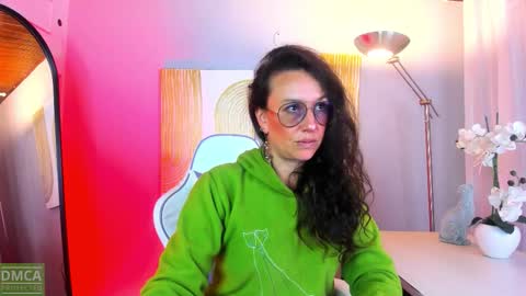 Snapshot of indigo_sativa chatting on 02-01-26, 06:39 Indigo Wild online show from 02-01-26, 06:39