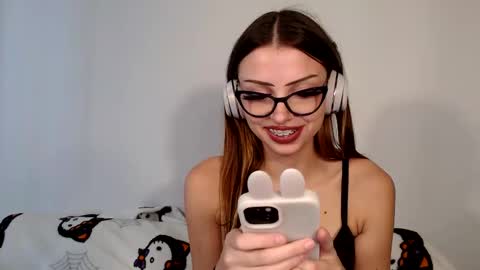 Snapshot of indigoelle chatting on 09-16-25, 04:52 Indigo Elle online show from 09-16-25, 04:52