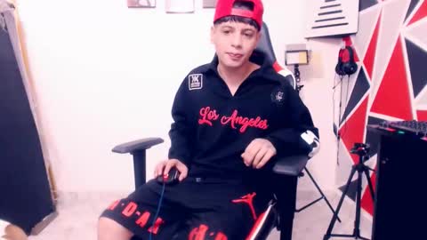 Snapshot of indomitablebeast chatting on 12-16-25, 06:13 matias online show from 12-16-25, 06:13