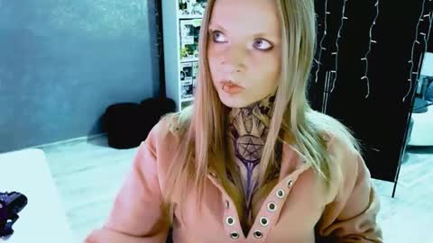 Snapshot of inesdesire chatting on 09-18-25, 08:16 InesDesire online show from 09-18-25, 08:16