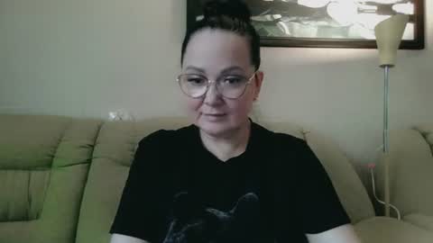 Snapshot of infinity_loveliness chatting on 06-29-26, 10:26 Infinity online show from 06-29-26, 10:26