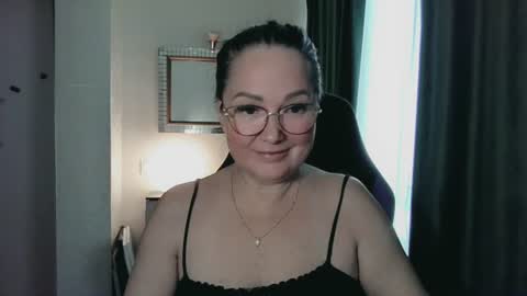 Snapshot of infinity_loveliness chatting on 07-19-26, 08:07 Infinity online show from 07-19-26, 08:07