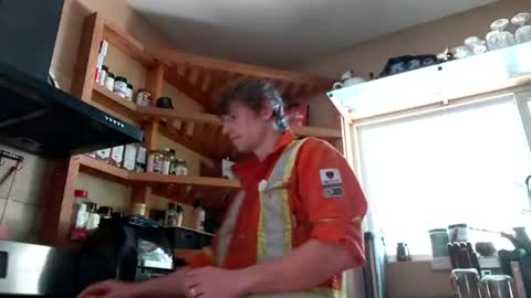 Snapshot of info_chat chatting on 06-22-26, 11:46 sir. Grummps online show from 06-22-26, 11:46