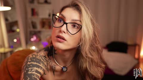 Snapshot of informal_ chatting on 02-21-26, 08:21 MAL --- online show from 02-21-26, 08:21