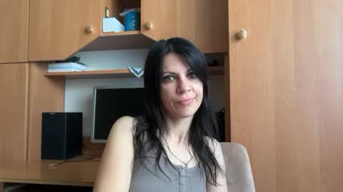 Snapshot of injaathome chatting on 07-17-26, 07:04 InjaAtHome online show from 07-17-26, 07:04