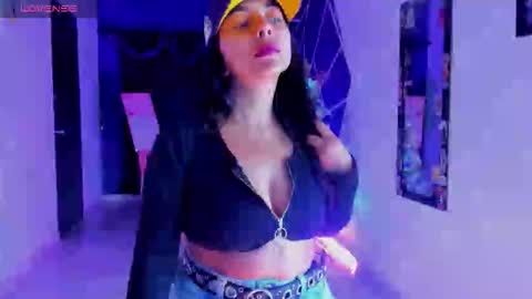 Snapshot of ink_demon chatting on 12-17-25, 11:44 demon online show from 12-17-25, 11:44