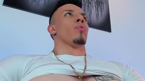 ANGELO online show from 09-28-25, 04:07