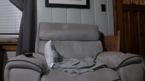 Snapshot of inmybackyard chatting on 02-19-25, 11:36 InMyBackyard online show from 02-19-25, 11:36