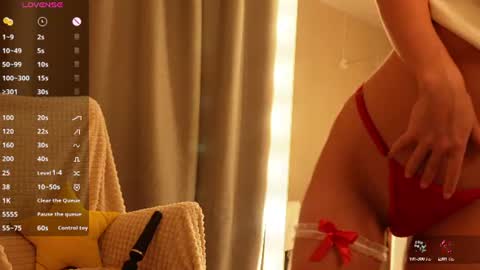 Snapshot of innnerlight chatting on 06-23-26, 12:19 Mila Reef online show from 06-23-26, 12:19