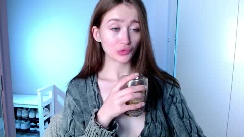 Lina online show from 01-28-25, 01:49