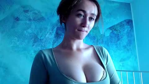 Lina online show from 09-22-25, 03:25