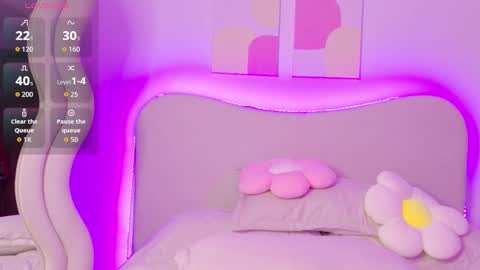 Snapshot of innocentlady_ chatting on 11-14-25, 09:02 SELENA online show from 11-14-25, 09:02