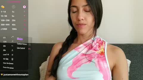 Laroa online show from 10-24-25, 10:06