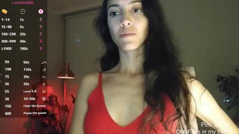 Snapshot of innocentlatiina chatting on 05-30-26, 11:57 Laroa online show from 05-30-26, 11:57