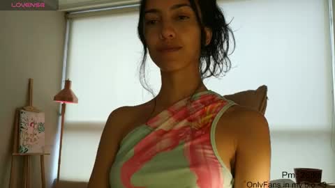 Snapshot of innocentlatiina chatting on 06-05-26, 08:36 Laroa online show from 06-05-26, 08:36