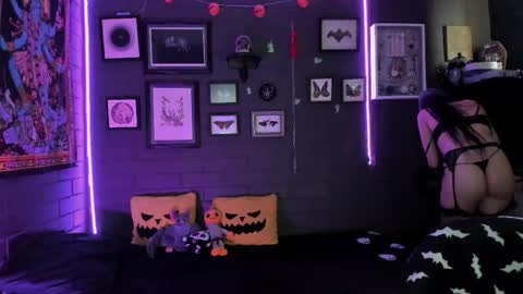 Snapshot of insania_999 chatting on 10-23-25, 05:44 SANIA online show from 10-23-25, 05:44