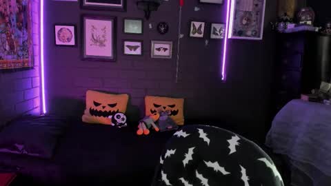 Snapshot of insania_999 chatting on 10-30-25, 05:35 SANIA online show from 10-30-25, 05:35