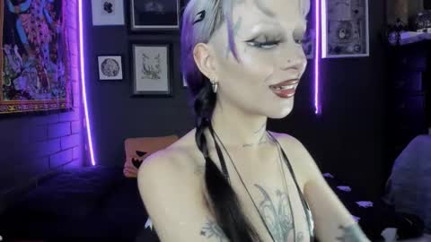 Snapshot of insania_999 chatting on 11-04-25, 05:45 SANIA online show from 11-04-25, 05:45