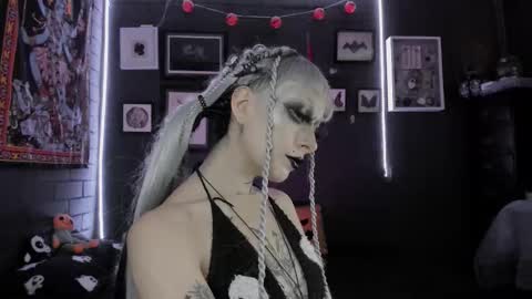 Snapshot of insania_999 chatting on 12-19-25, 04:47 SANIA online show from 12-19-25, 04:47