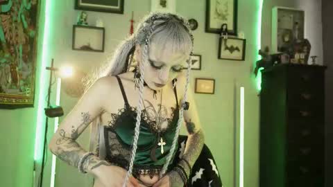 Snapshot of insania_999 chatting on 02-13-26, 04:14 SANIA online show from 02-13-26, 04:14