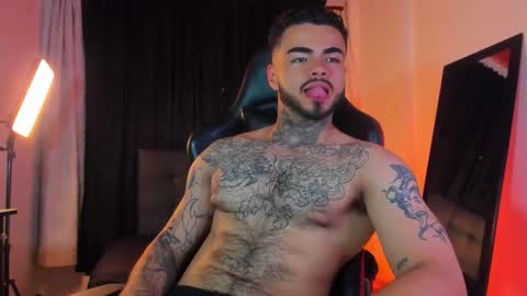 Snapshot of insolemnia chatting on 11-29-25, 01:30 Brayan Chavez online show from 11-29-25, 01:30