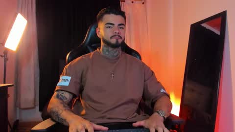 Snapshot of insolemnia chatting on 12-01-25, 12:48 Brayan Chavez online show from 12-01-25, 12:48