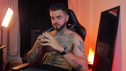 Snapshot of insolemnia chatting on 12-02-25, 01:44 Brayan Chavez online show from 12-02-25, 01:44