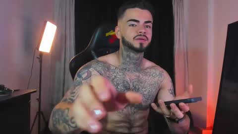 Snapshot of insolemnia chatting on 12-15-25, 03:55 Brayan Chavez online show from 12-15-25, 03:55