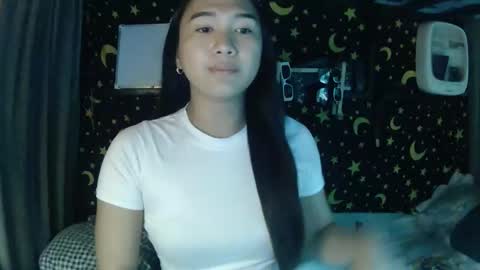 Snapshot of insulting_whoreifica chatting on 12-20-25, 11:12 MAXINE online show from 12-20-25, 11:12