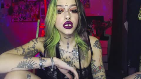 Snapshot of insunnity666 chatting on 01-28-25, 08:04 Insunnity666 online show from 01-28-25, 08:04