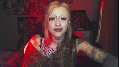 Snapshot of insunnity666 chatting on 10-11-25, 07:01 Insunnity666 online show from 10-11-25, 07:01