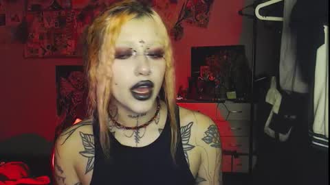 Snapshot of insunnity666 chatting on 11-18-25, 04:22 Insunnity666 online show from 11-18-25, 04:22