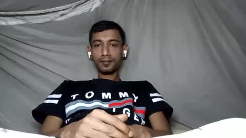 interne8famous online show from 11-11-25, 08:14