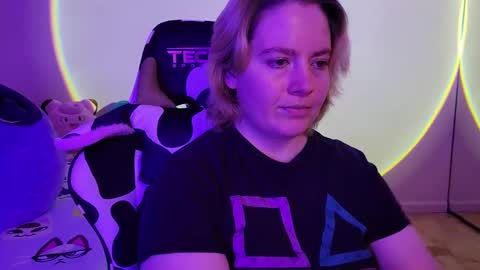 Faye online show from 02-02-25, 03:54