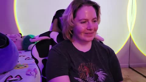 Faye online show from 02-14-25, 10:17