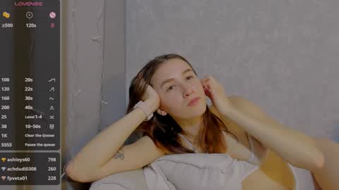 Snapshot of internetsexplorer chatting on 01-18-25, 01:08 Bernadette  Join  online show from 01-18-25, 01:08