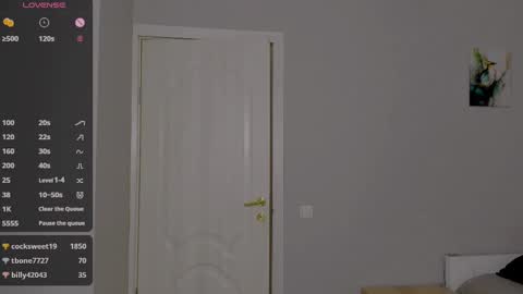 Snapshot of internetsexplorer chatting on 02-18-25, 01:22 Bernadette  Join  online show from 02-18-25, 01:22