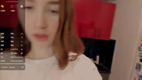 Snapshot of internetsexplorer chatting on 03-12-25, 12:36 Bernadette  Join  online show from 03-12-25, 12:36